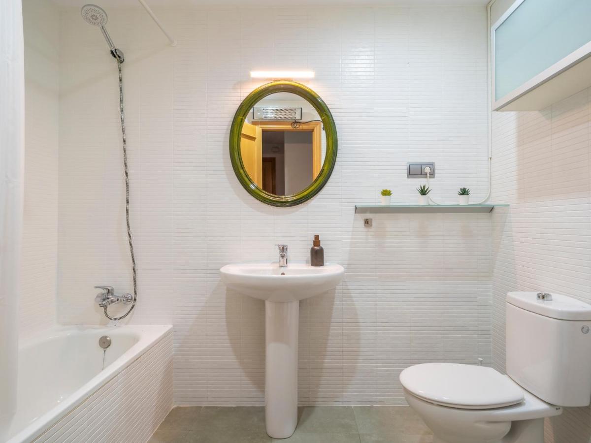 Sanders Uptown - Cute One-Bedroom Apartment Near City Center Малага Екстер'єр фото